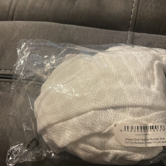 PLT Side Cut-Out Bodycon - Picture 6 of 6